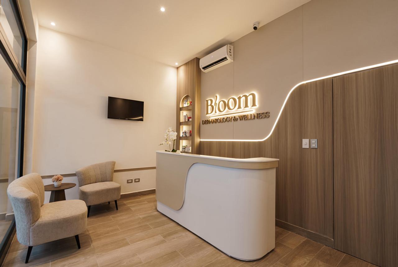 Área de recepción y espera de Bloom Dermatology & Wellness